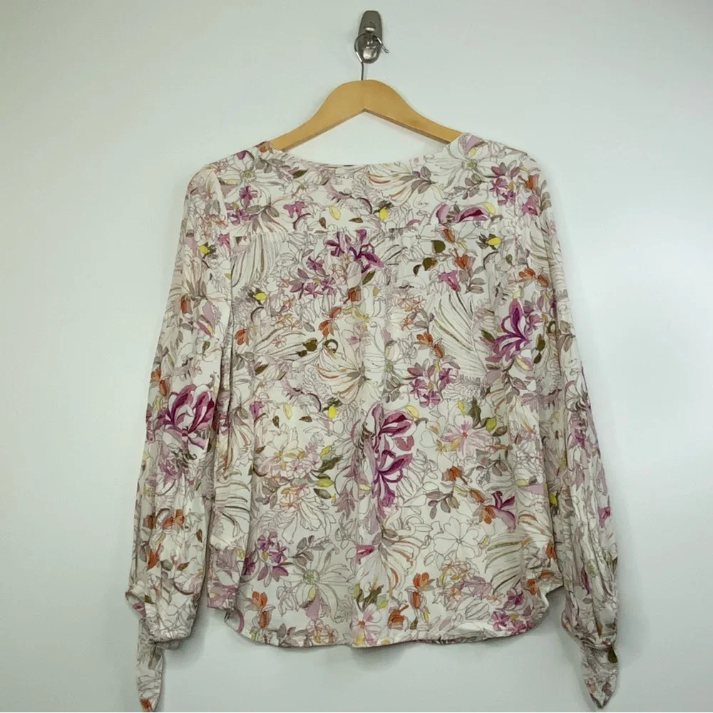 Anthropologie By Maeve Cream Pink Floral Print Ballon Sleeve Tie Blouse. Size M.